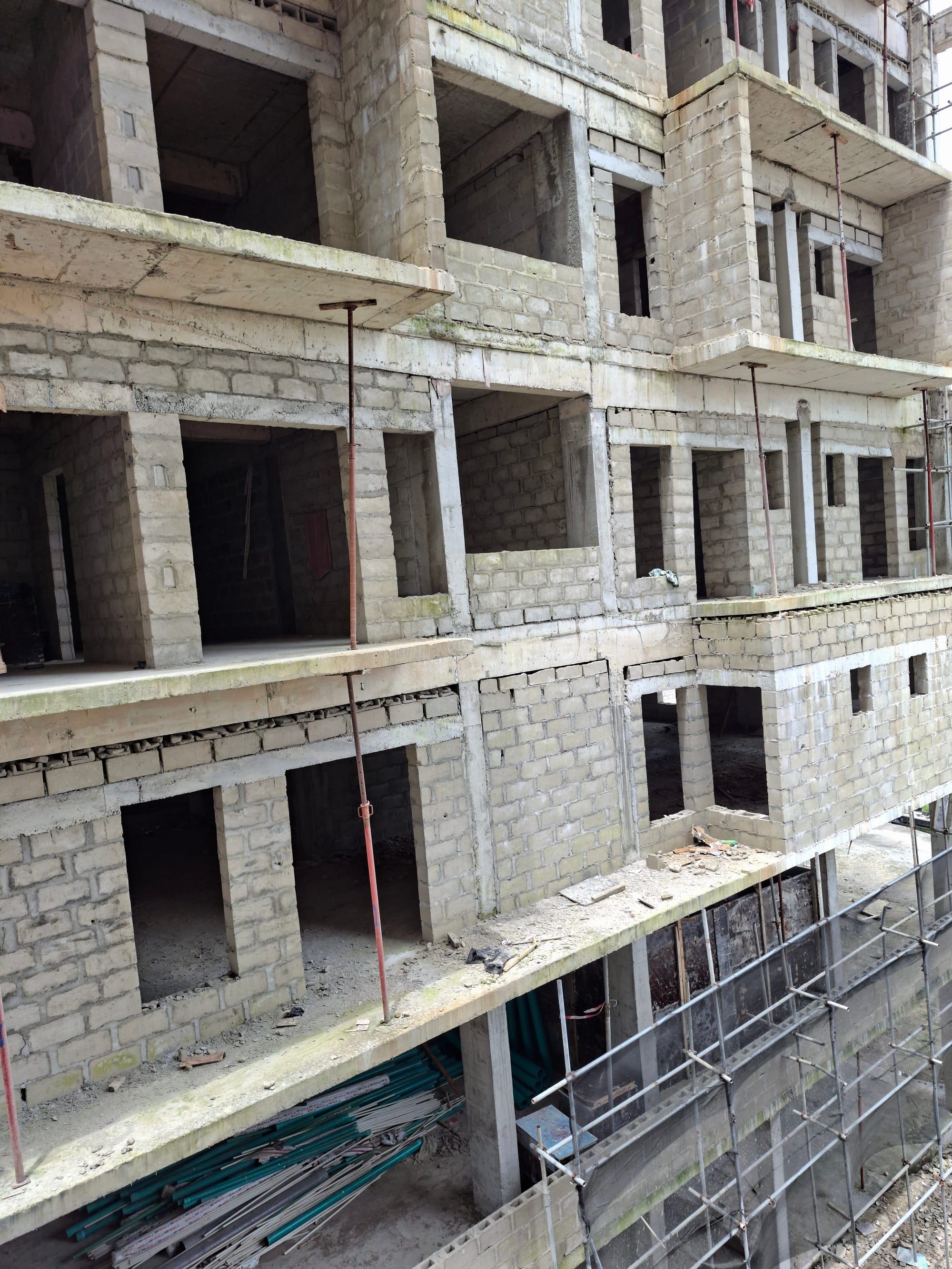 Multi-storey reinforced concrete frame and blockwork on a Soapworth project
